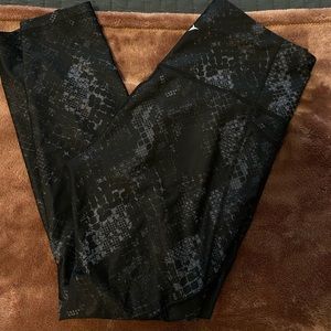 Old Navy Active Leggings